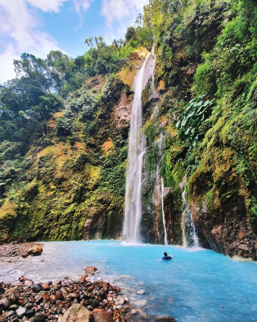 Air Terjun Dua Warna