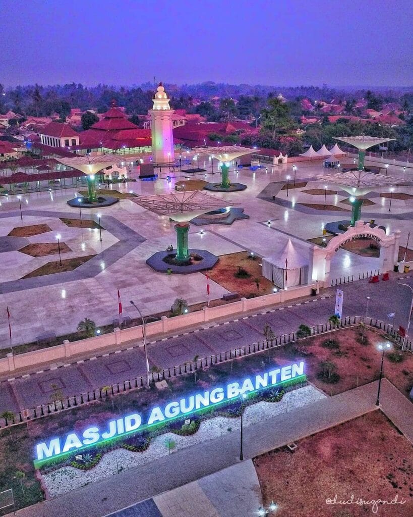 Salah satu Tempat Wisata di Banten, Masjid Agung Banten