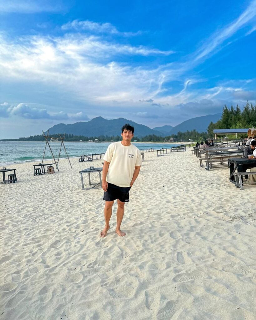 Salah satu Tempat wisata di Banda Aceh, Pantai Lokngah