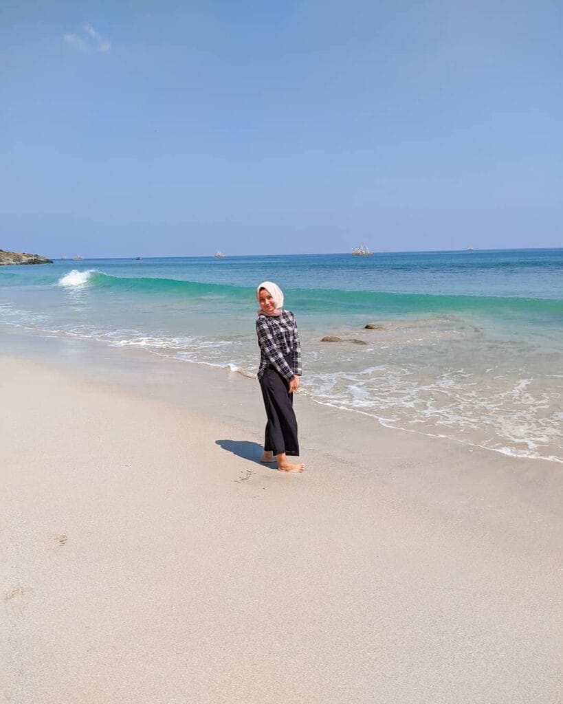 Pantai Tanjung Lesung