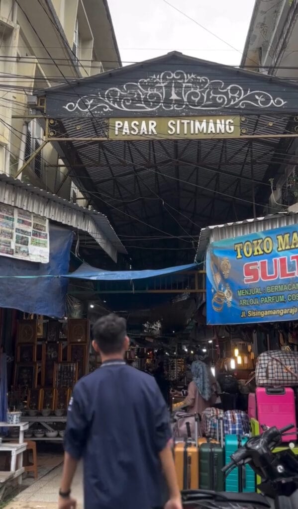 Pasar Keramik Sitimang